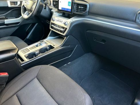 Used 2022 Ford Explorer XLT image 20