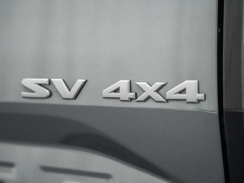 Used 2023 Nissan Frontier SV w/ SV Premium Package image 9