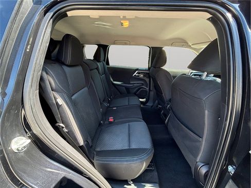 Used 2022 Mitsubishi Outlander ES image 34