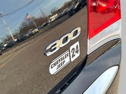Used 2016 Chrysler 300 Limited w/ 300 Premium Group image 11