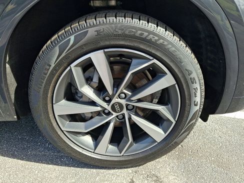 Used 2021 Audi Q5 Premium image 8