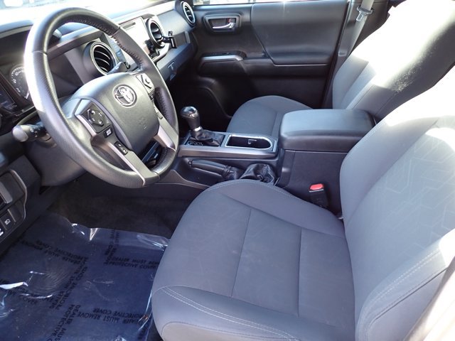 Used 2019 Toyota Tacoma TRD Off-Road AWD/4WD image 10