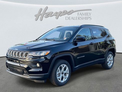 New 2026 Jeep Compass Latitude image 3