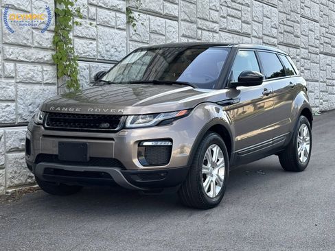 Used 2017 Land Rover Range Rover Evoque SE image 1