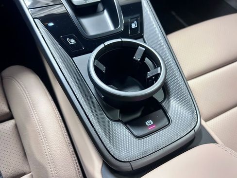 Certified 2024 Porsche 911 Carrera RWD image 21