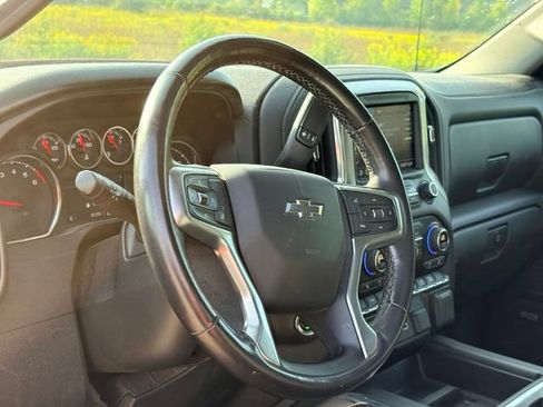 Used 2020 Chevrolet Silverado 1500 LT Trail Boss AWD/4WD image 12