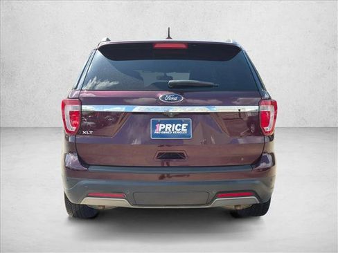 Used 2019 Ford Explorer XLT w/ Equipment Group 202A FWD image 6