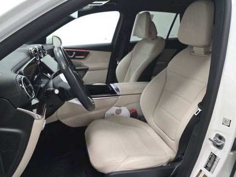 Used 2023 Mercedes-Benz GLC 300 4MATIC image 21
