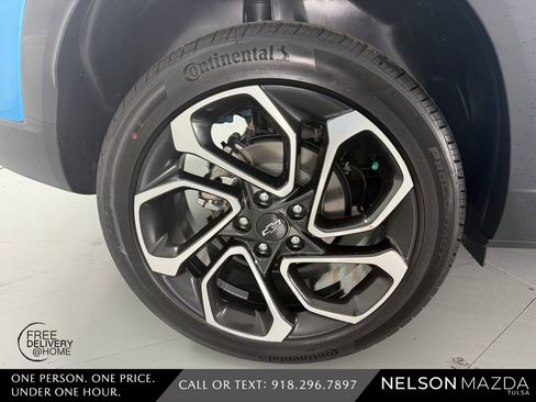 Used 2025 Chevrolet Trax RS w/ Driver Confidence Package FWD image 13