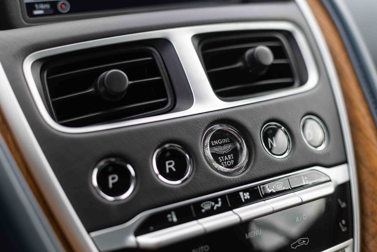 Used 2019 Aston Martin DB11 Volante RWD image 18