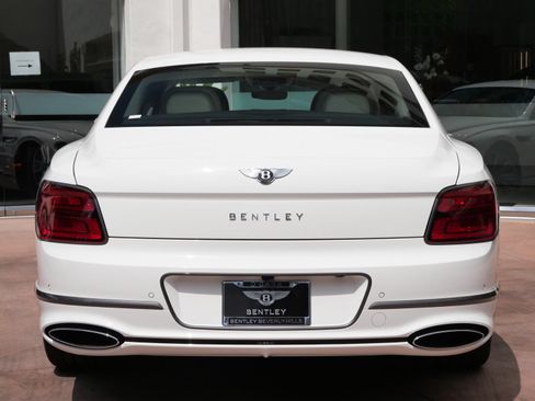 Used 2024 Bentley Flying Spur W12 AWD/4WD image 11