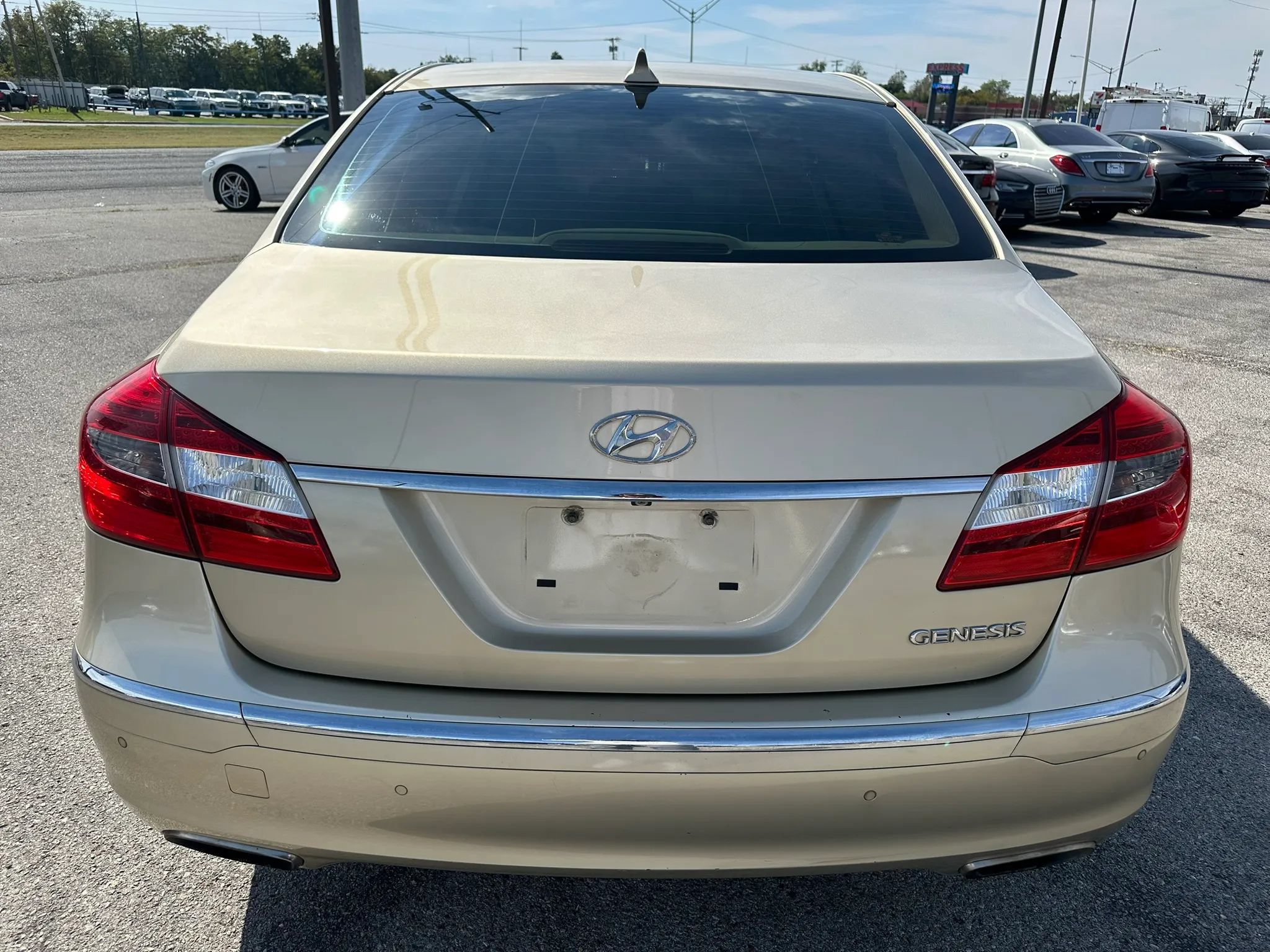 Used 2012 Hyundai Genesis 3.8 w/ Premium Pkg RWD image 35