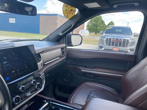 Used 2024 Ford Expedition Max Limited AWD/4WD image 19