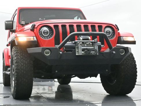 Used 2020 Jeep Wrangler Unlimited Sahara AWD/4WD image 40