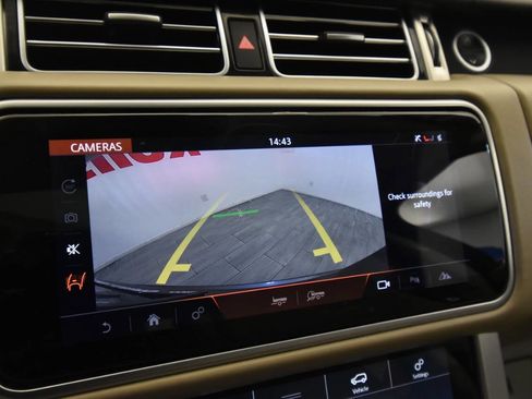 Used 2018 Land Rover Range Rover Long Wheelbase Supercharged image 24