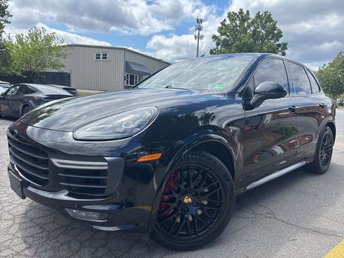Used 2016 Porsche Cayenne GTS AWD/4WD image 2