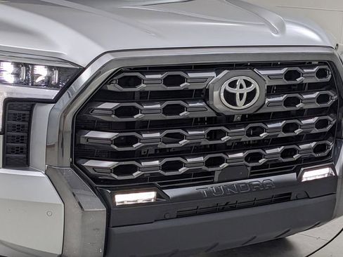 Used 2022 Toyota Tundra Platinum w/ Advanced Package AWD/4WD image 43