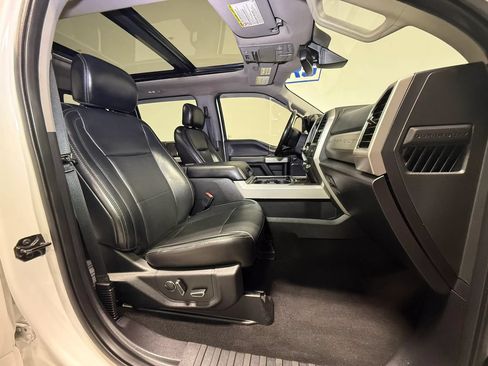 Used 2019 Ford F250 Lariat w/ Lariat Ultimate Package AWD/4WD image 12