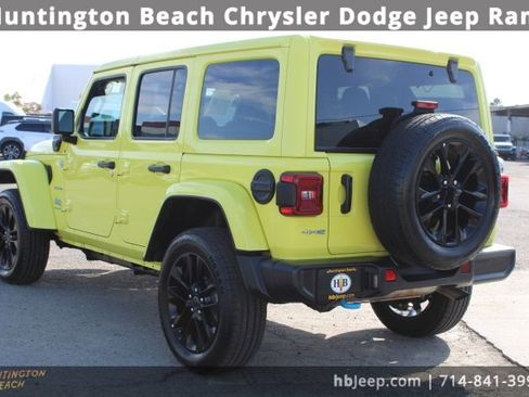 Used 2024 Jeep Wrangler Unlimited Sahara image 3