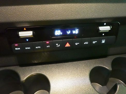 Used 2025 Mercedes-Benz Sprinter 2500 image 11