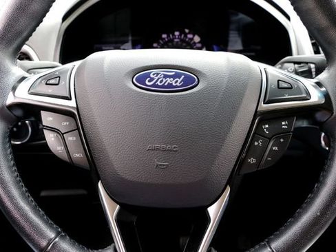 Used 2024 Ford Edge SEL AWD/4WD image 11