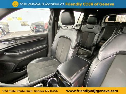 Used 2023 Jeep Grand Cherokee L Laredo AWD/4WD image 10
