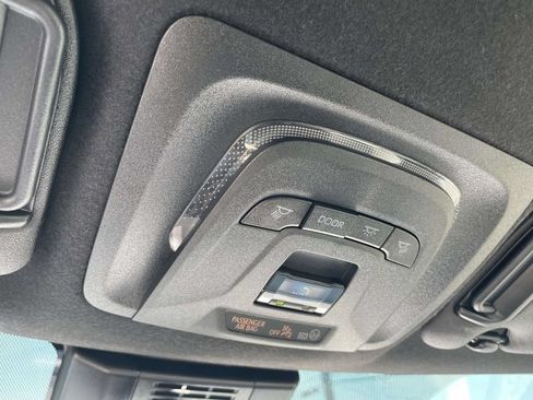 Used 2025 Toyota Corolla SE FWD image 26
