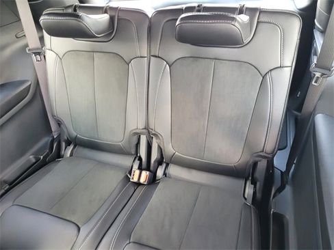 New 2025 Jeep Grand Cherokee L Altitude image 8