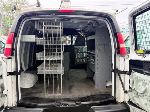 Used 2011 Chevrolet Express 2500 RWD image 10