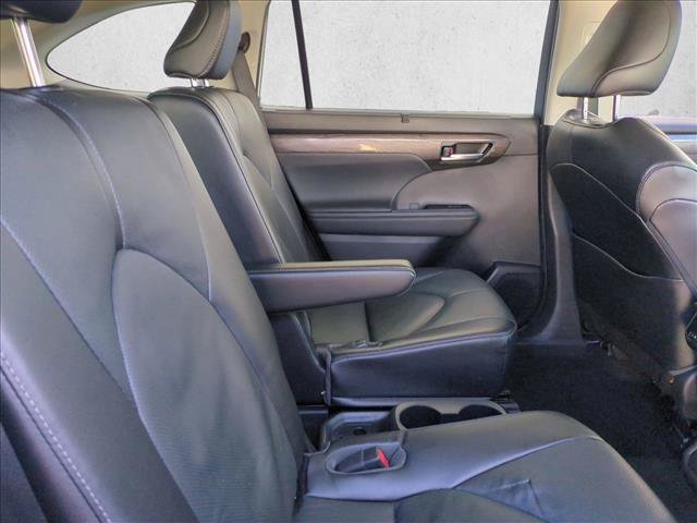 Used 2023 Toyota Highlander Limited AWD/4WD image 20