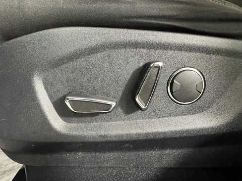 Used 2016 Ford Edge SEL FWD image 31