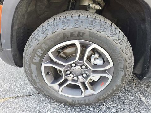 Certified 2022 Jeep Grand Cherokee Trailhawk image 19