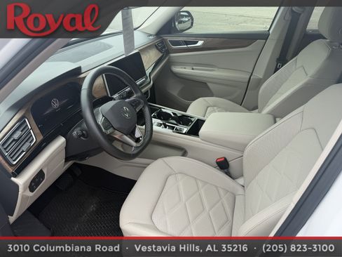 Certified 2026 Volkswagen Atlas SE w/ Panoramic Sunroof Package FWD image 8