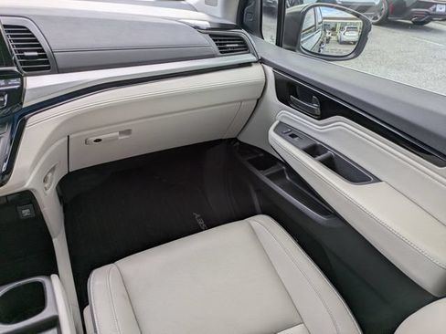Used 2025 Honda Odyssey Touring image 17