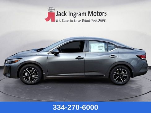 New 2025 Nissan Sentra SV image 2