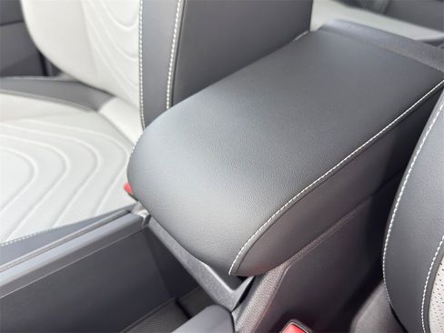 New 2026 Volkswagen Tiguan SE R-Line image 22