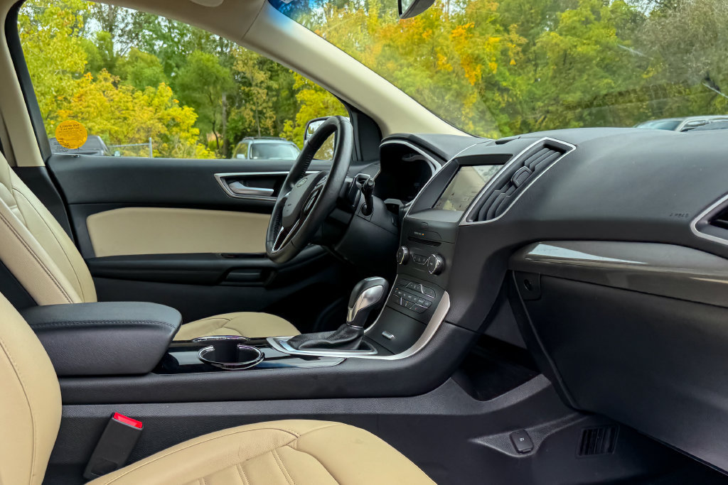 Used 2018 Ford Edge SEL w/ Equipment Group 201A AWD/4WD image 14