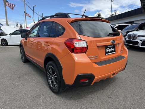 Used 2014 Subaru Crosstrek 2.0i Premium w/ Moonroof Package AWD/4WD image 3
