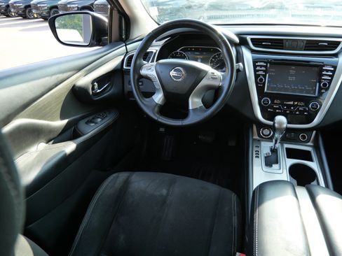 Used 2018 Nissan Murano SV AWD/4WD image 9