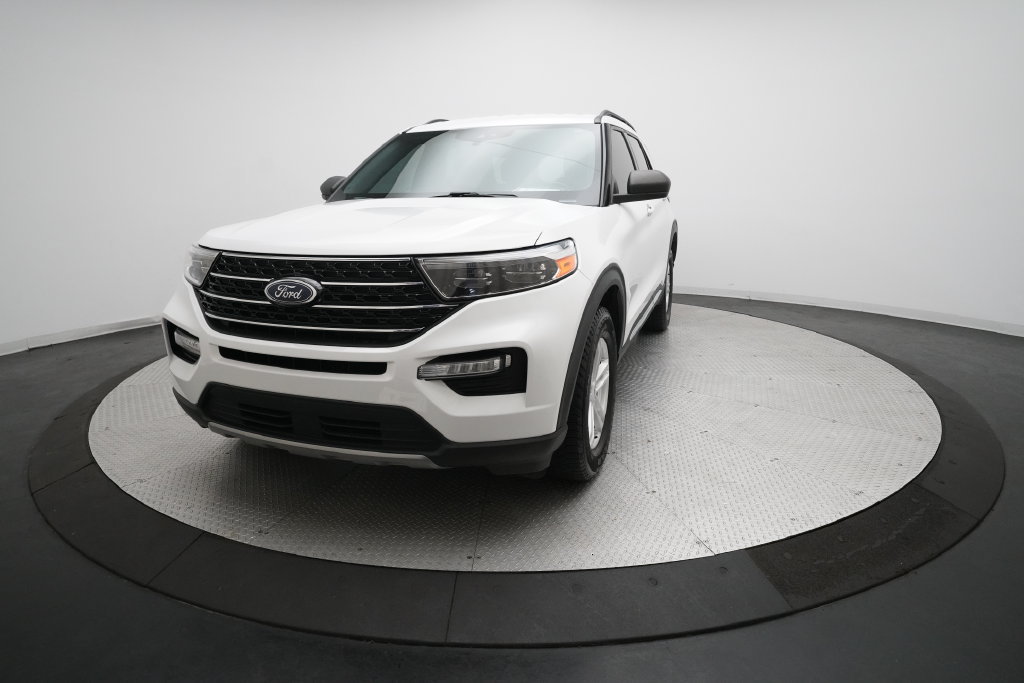 Used 2020 Ford Explorer XLT w/ Equipment Group 202A AWD/4WD image 12
