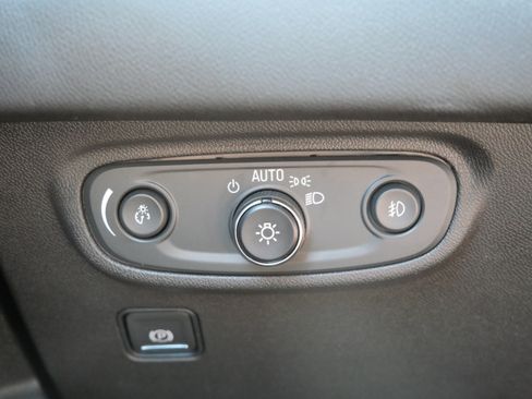 Used 2023 GMC Terrain AT4 w/ GMC Pro Grade Package AWD/4WD image 26