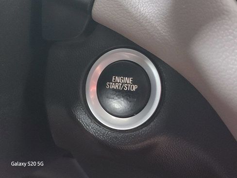 Used 2018 Chevrolet Equinox LS image 26