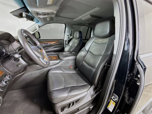 Used 2019 Cadillac Escalade Premium Luxury image 23