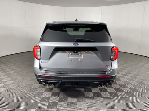 Used 2022 Ford Explorer ST image 4