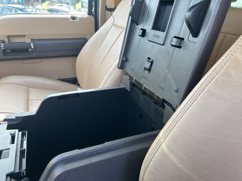 Used 2015 Ford F250 Lariat w/ Chrome Package image 13