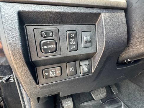 Used 2020 Toyota Tundra SR5 w/ SR5 Leather Package AWD/4WD image 23