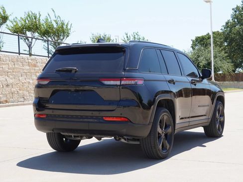 Used 2024 Jeep Grand Cherokee Altitude AWD/4WD image 8
