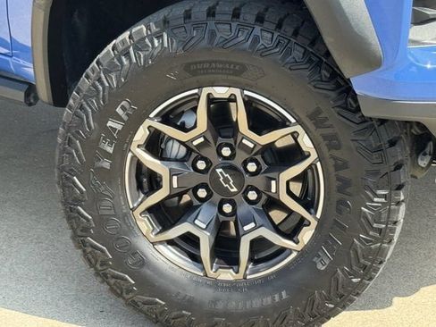 Certified 2026 Chevrolet Colorado ZR2 w/ Technology Package AWD/4WD image 33