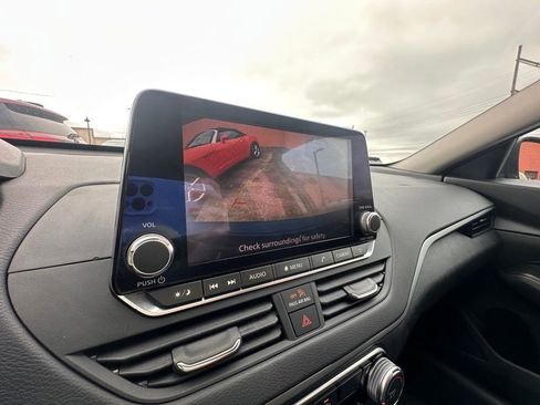 Used 2019 Nissan Altima 2.5 S FWD image 17