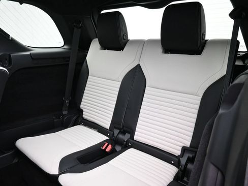 Used 2023 Land Rover Discovery S R-Dynamic AWD/4WD image 23